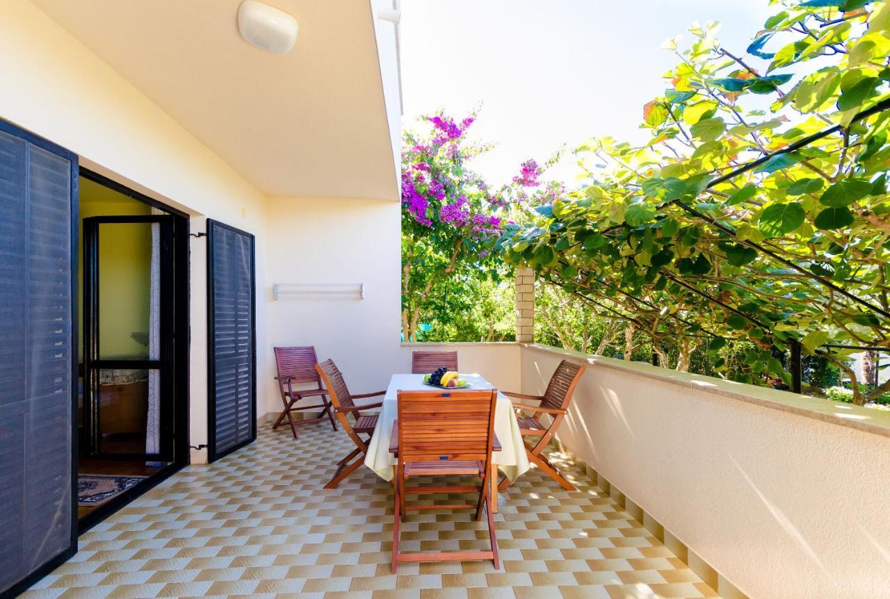 Apartments Dragutin Medulin Exterior photo