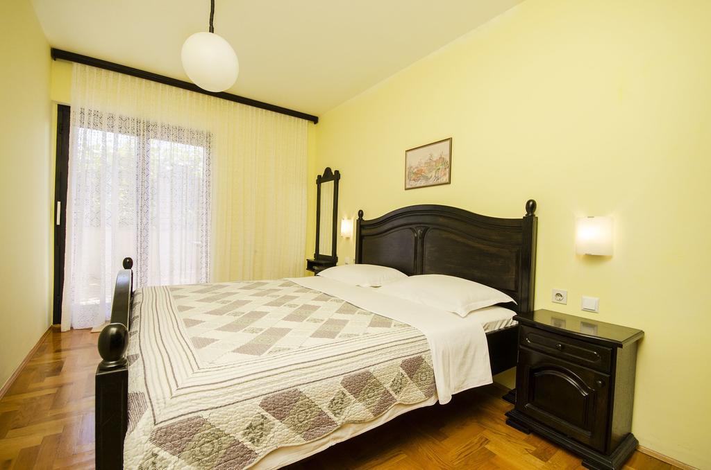Apartments Dragutin Medulin Exterior photo