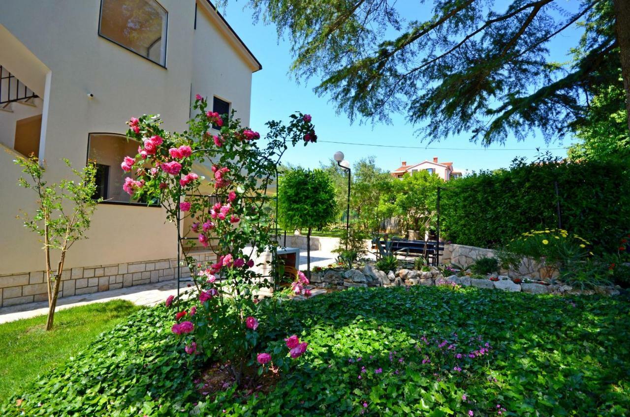 Apartments Dragutin Medulin Exterior photo
