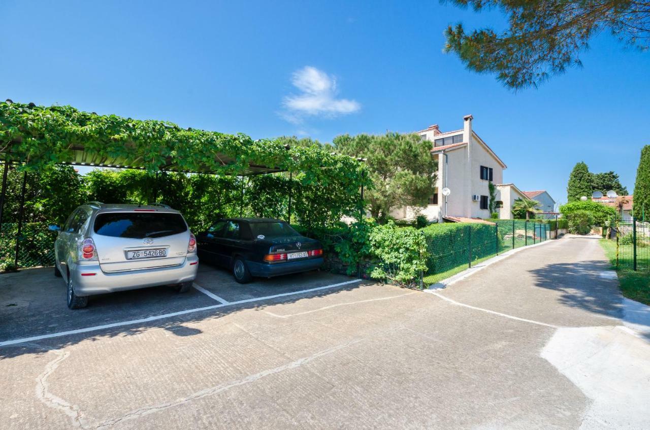 Apartments Dragutin Medulin Exterior photo
